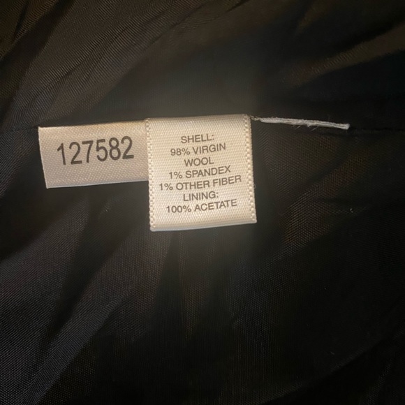 Ann Taylor Wool Blazer. Size 8. - Picture 2 of 6